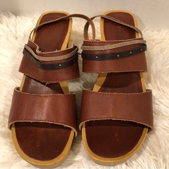 Olukai Kamola wooden clog sandal - Picture 2 of 12